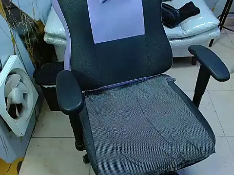 Boy tatto77 online show from 03-17-26, 12:30