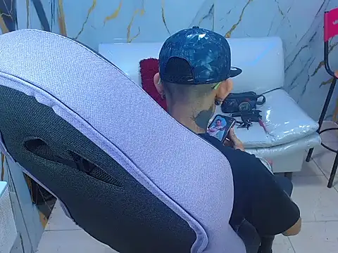 Boy tatto77 online show from 07-26-26, 12:28