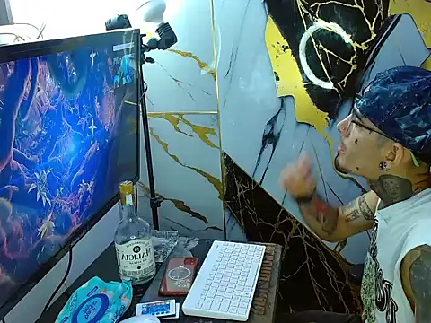 Snapshot of Boy_tatto77 chatting on 06-03-26, 11:44 Boy tatto77 online show from 06-03-26, 11:44