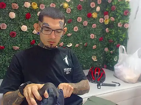 Boy tatto77 online show from 07-08-26, 01:08