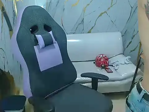 Boy tatto77 online show from 01-11-26, 04:14