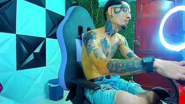 Snapshot of Boy_tatto77 chatting on 05-24-26, 11:32 Boy tatto77 online show from 05-24-26, 11:32