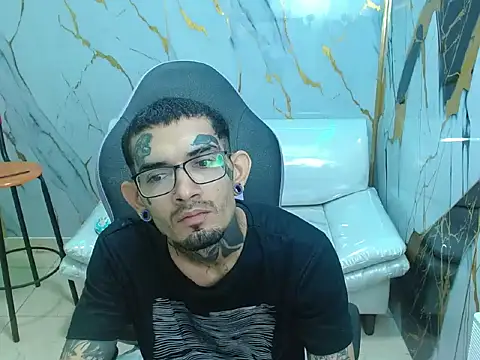 Snapshot of Boy_tatto77 chatting on 05-03-26, 12:20 Boy tatto77 online show from 05-03-26, 12:20