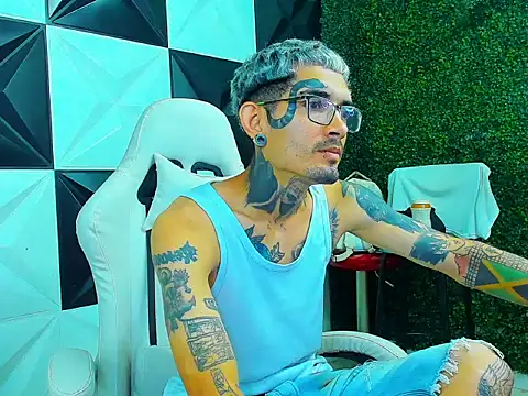 Boy tatto77 online show from 02-20-26, 05:48