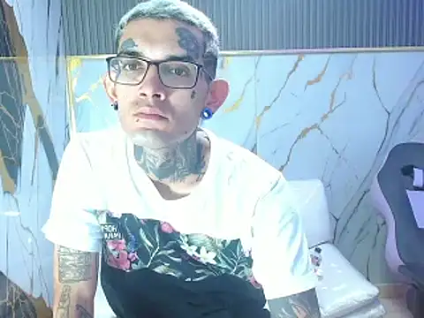 Boy tatto77 online show from 01-13-26, 05:28