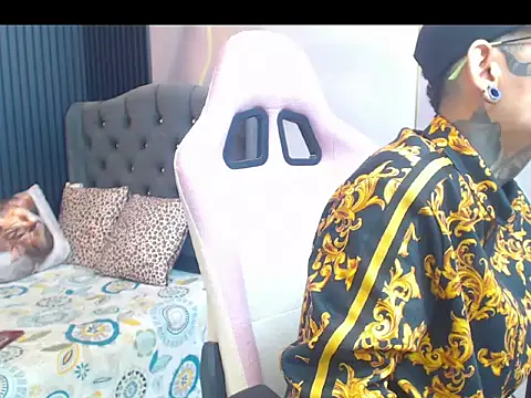Snapshot of Boy_tatto77 chatting on 05-19-26, 10:39 Boy tatto77 online show from 05-19-26, 10:39