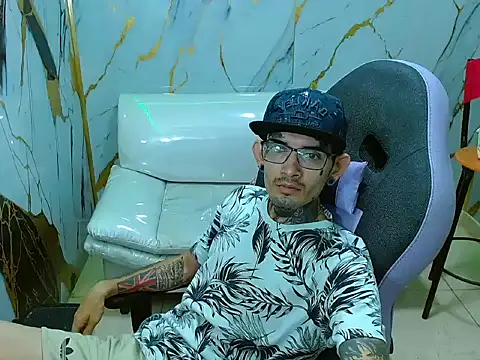 Boy tatto77 online show from 03-31-26, 12:07