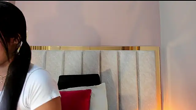 Snapshot of GahiaBelucci chatting on 04-25-26, 06:05 GahiaBelucci online show from 04-25-26, 06:05