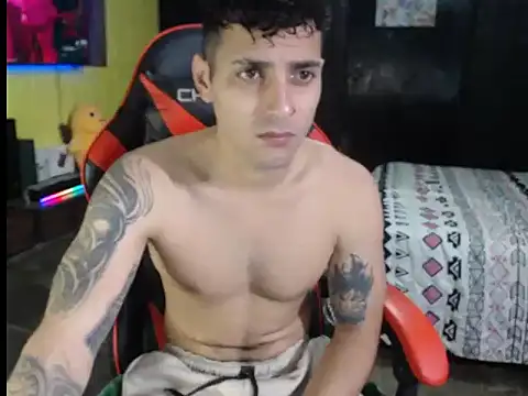 Snapshot of JustynAle2025 chatting on 12-22-25, 10:54 JustynAle2025 online show from 12-22-25, 10:54