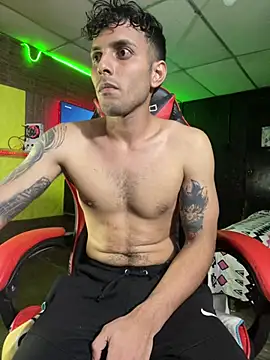 Snapshot of JustynAle2025 chatting on 01-15-26, 02:26 JustynAle2025 online show from 01-15-26, 02:26