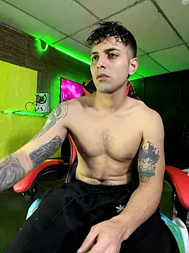 Snapshot of JustynAle2025 chatting on 01-10-26, 02:40 JustynAle2025 online show from 01-10-26, 02:40