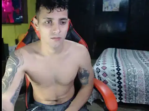 Snapshot of JustynAle2025 chatting on 12-18-25, 09:29 JustynAle2025 online show from 12-18-25, 09:29