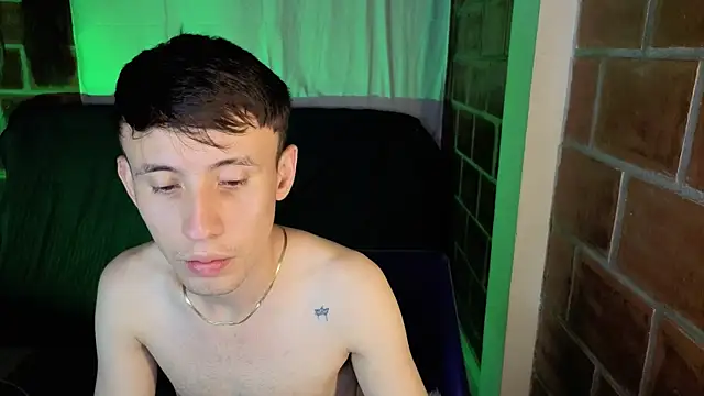 Snapshot of purepleasure777 chatting on 12-17-25, 11:32 purepleasure777 online show from 12-17-25, 11:32