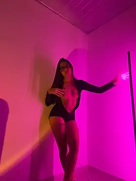 Nicollewest1 online show from 03-11-26, 02:27