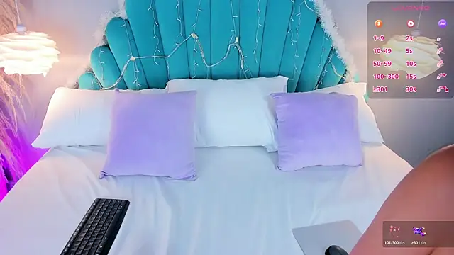 FiorelaSton online show from 12-20-25, 04:04