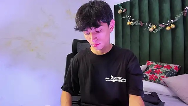 Aron valverde online show from 12-23-25, 01:27