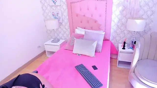 amber  ferrera online show from 01-09-26, 07:54