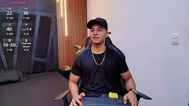 Noah Clarkk online show from 04-19-26, 01:34