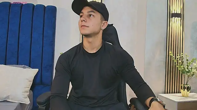 Noah Clarkk online show from 05-21-26, 05:43