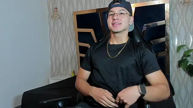 Noah Clarkk online show from 04-20-26, 05:25