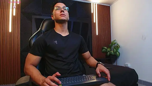 Noah Clarkk online show from 02-10-26, 11:37