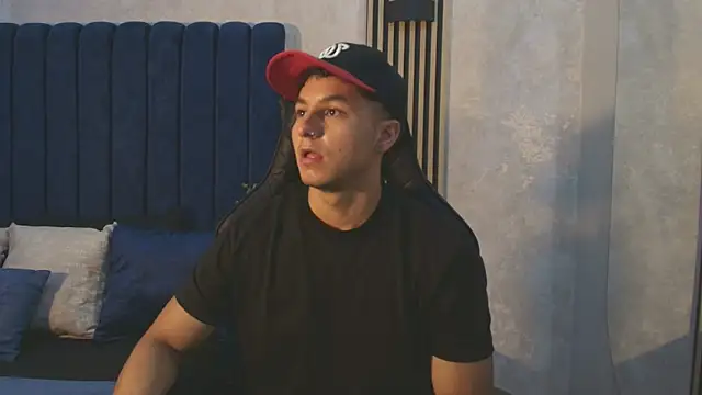 Noah Clarkk online show from 06-20-26, 05:40