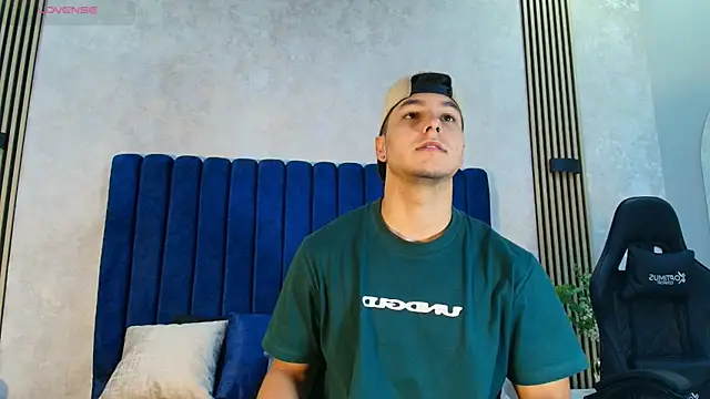 Noah Clarkk online show from 05-18-26, 05:40