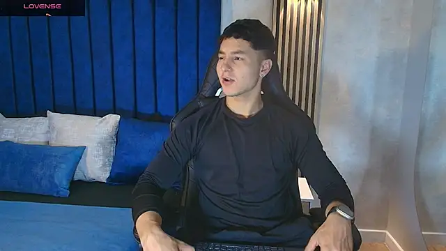 Noah Clarkk online show from 06-18-26, 05:40
