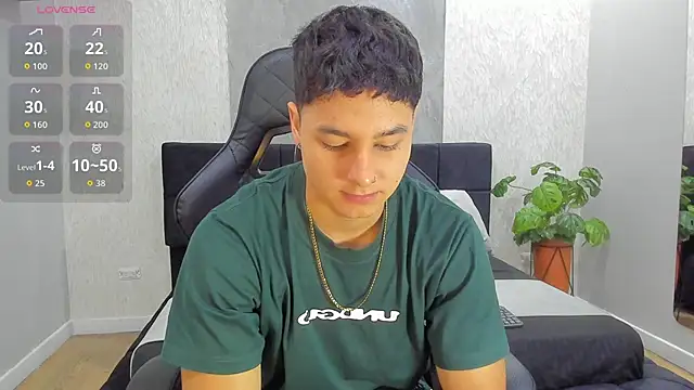 Noah Clarkk online show from 06-21-26, 02:56