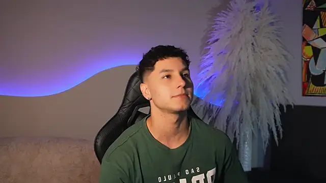 Noah Clarkk online show from 07-04-26, 06:01