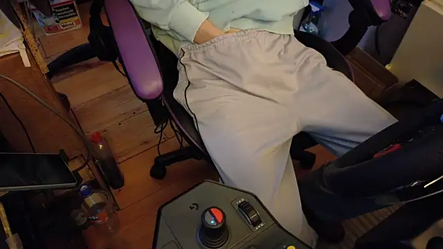 Gay-Versaut online show from 04-14-26, 07:08