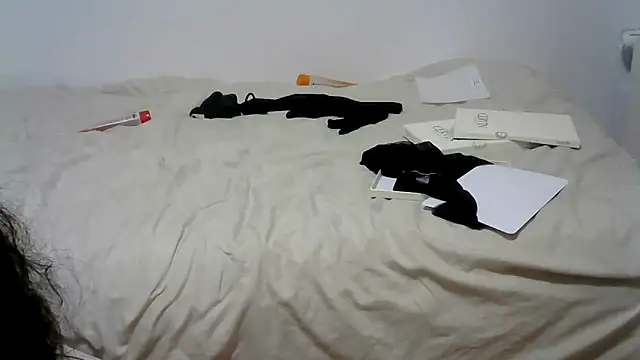 Gwenette66 online show from 12-18-25, 11:19