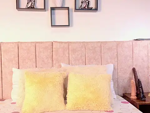 Snapshot of Daikihot chatting on 01-11-26, 01:34 Daikihot online show from 01-11-26, 01:34