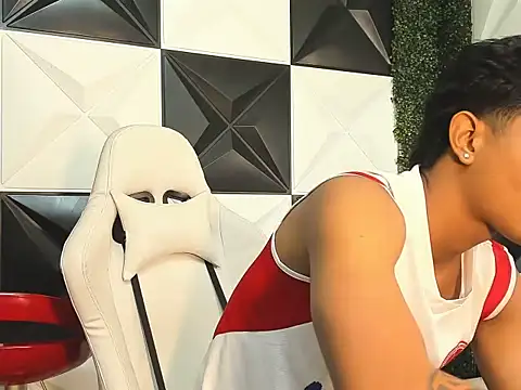 Snapshot of andrew_myersx chatting on 01-10-26, 01:56 andrew myersx online show from 01-10-26, 01:56