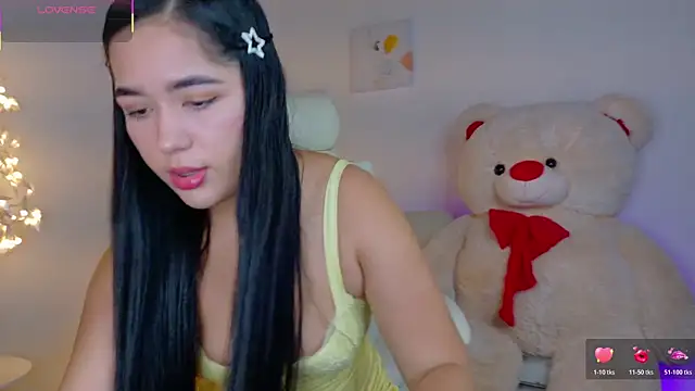 Snapshot of emmy_candy_18 chatting on 05-11-26, 11:57 emmy candy 18 online show from 05-11-26, 11:57