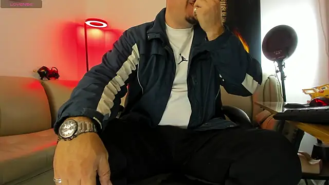 Snapshot of Dante_Bellini chatting on 02-01-26, 02:04 Dante Bellini online show from 02-01-26, 02:04