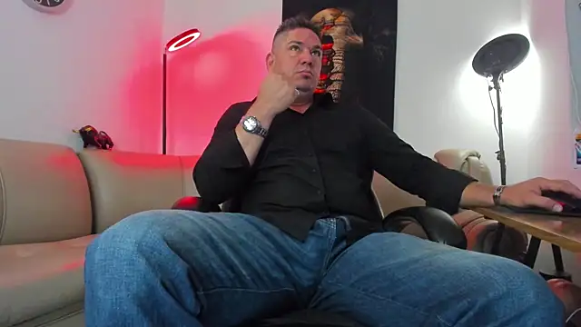 Snapshot of Dante_Bellini chatting on 12-20-25, 12:08 Dante Bellini online show from 12-20-25, 12:08