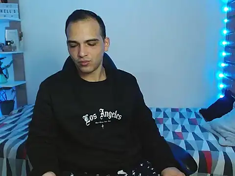 MaaX2330 online show from 12-18-25, 02:43