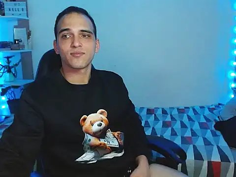 MaaX2330 online show from 12-20-25, 02:03