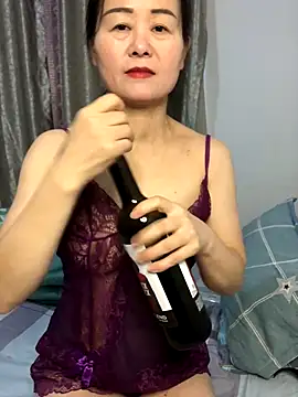 Snapshot of yunyun52012 chatting on 01-06-26, 09:13 yunyun52012 online show from 01-06-26, 09:13