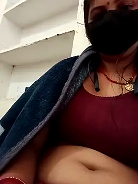 Snapshot of Bandna_thakur chatting on 02-21-26, 06:48 Bandna thakur online show from 02-21-26, 06:48