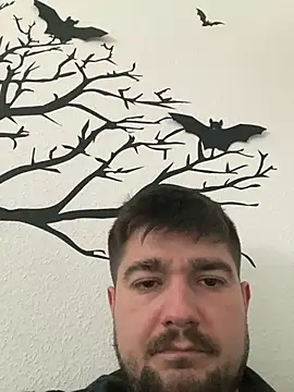 LienalWarplane online show from 02-08-26, 03:10