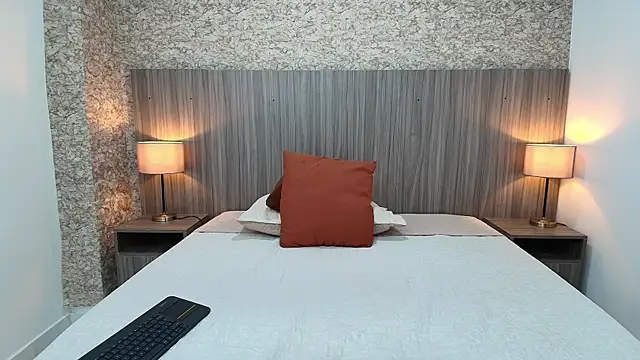 zoe bermudez online show from 12-23-25, 11:09