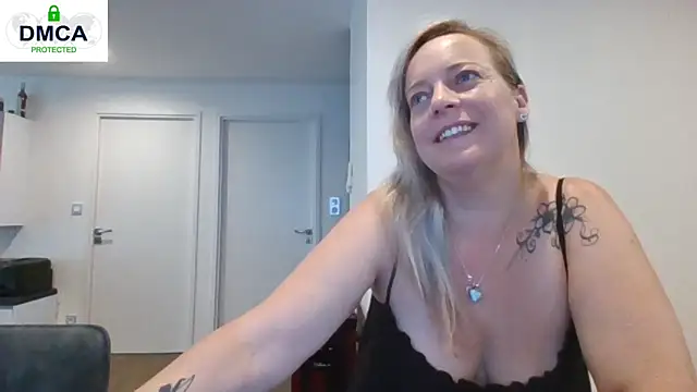Snapshot of Miss-Chupagirly chatting on 07-16-26, 08:22 Miss-Chupagirly online show from 07-16-26, 08:22