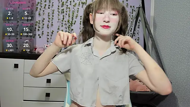 Snapshot of Yoonhee_ki chatting on 05-27-26, 06:59 Yoonhee ki online show from 05-27-26, 06:59