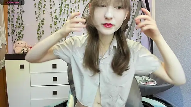 Snapshot of Yoonhee_ki chatting on 05-03-26, 03:04 Yoonhee ki online show from 05-03-26, 03:04