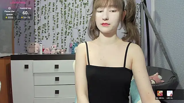 Snapshot of Yoonhee_ki chatting on 05-15-26, 09:13 Yoonhee ki online show from 05-15-26, 09:13