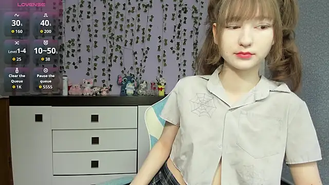 Snapshot of Yoonhee_ki chatting on 05-16-26, 11:42 Yoonhee ki online show from 05-16-26, 11:42