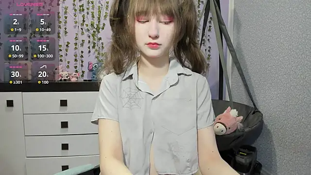 Snapshot of Yoonhee_ki chatting on 05-29-26, 02:56 Yoonhee ki online show from 05-29-26, 02:56