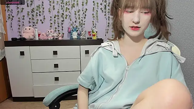 Snapshot of Yoonhee_ki chatting on 05-10-26, 08:33 Yoonhee ki online show from 05-10-26, 08:33
